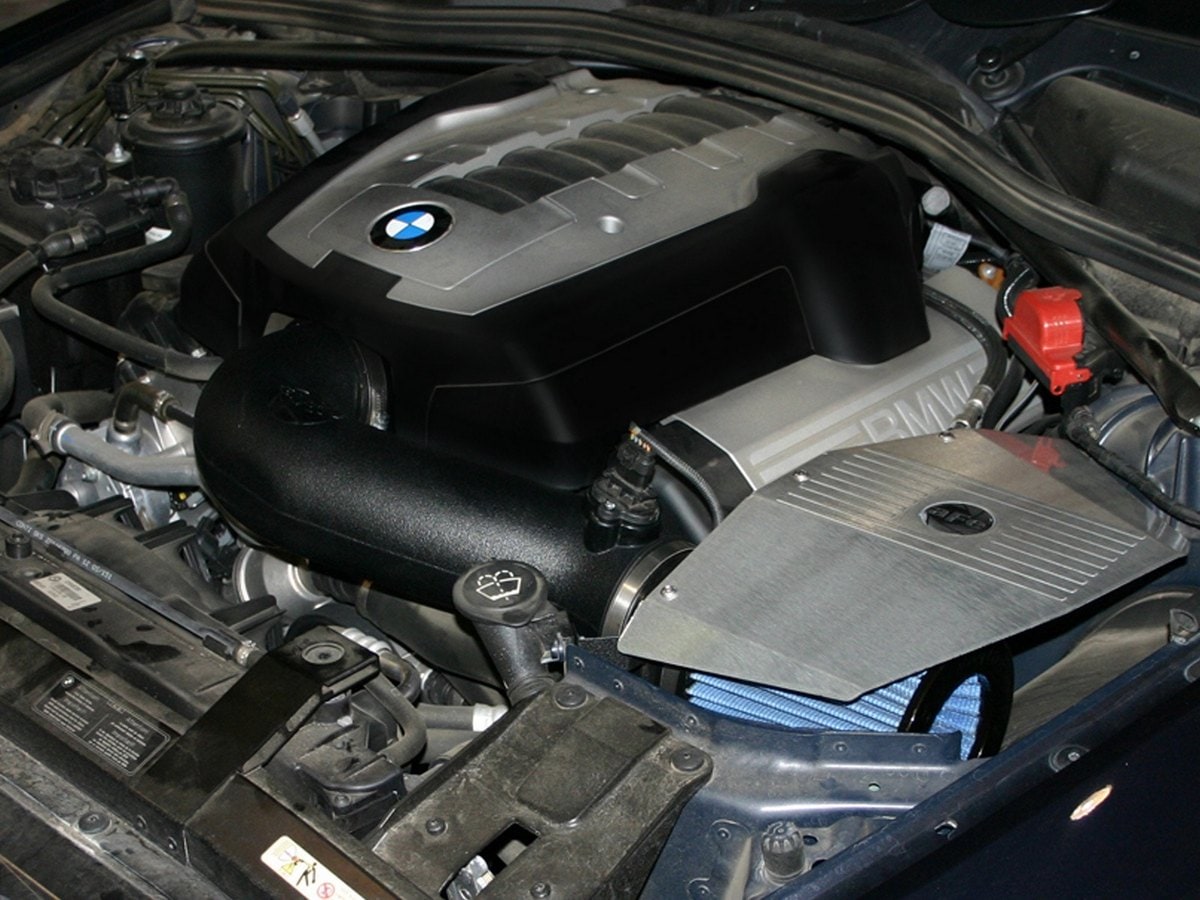 Система холодного впуска Magnum FORCE Stage-2, с фильтром Pro 5R для BMW 550i (E60)/650Ci (E63/E64) 2006–2009 V8-4.8L (N62), AFE Power — фото 2