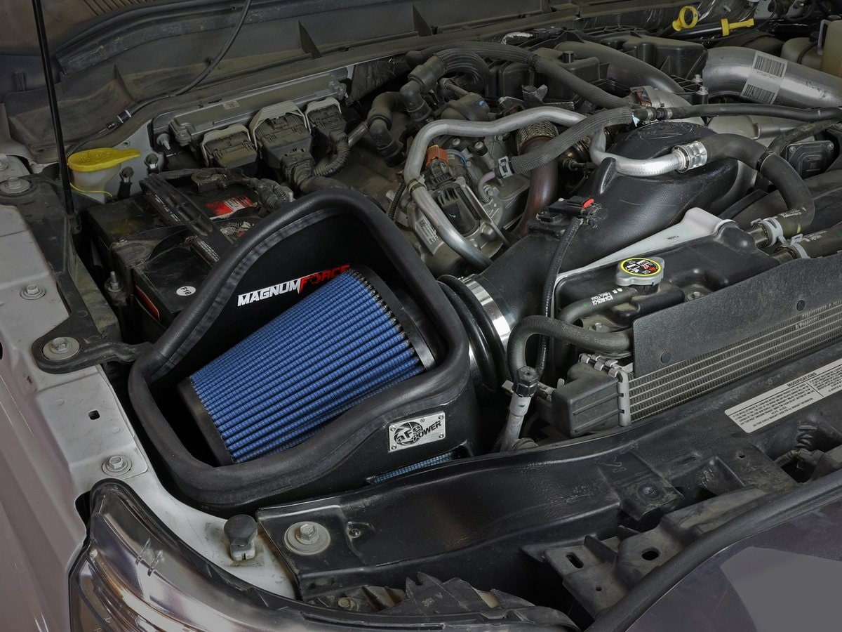 Система холодного впуска Magnum FORCE Stage-2, с фильтром Pro 5R для Ford Diesel Trucks 2011–2016 V8-6.7L (td), AFE Power — фото 3