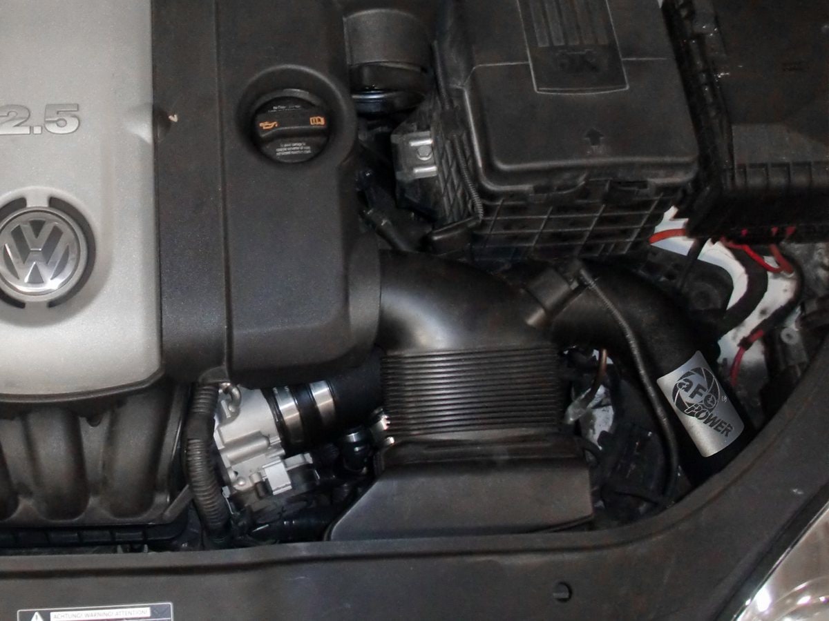 Система холодного впуска Magnum FORCE Stage-2, с фильтром Pro 5R для VW Jetta/Golf/Rabbit (MKV) 2006–2008 L5-2.5L, AFE Power — фото 6