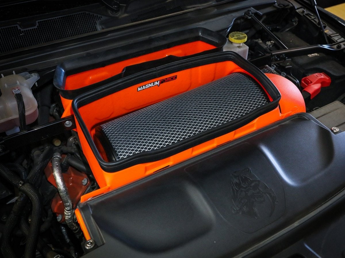 Система холодного впуска Magnum FORCE Stage-2 Orange Edition, с фильтром Black Pro 5R для RAM 1500 TRX 2021–2024 V8-6.2L (sc), AFE Power — фото 3
