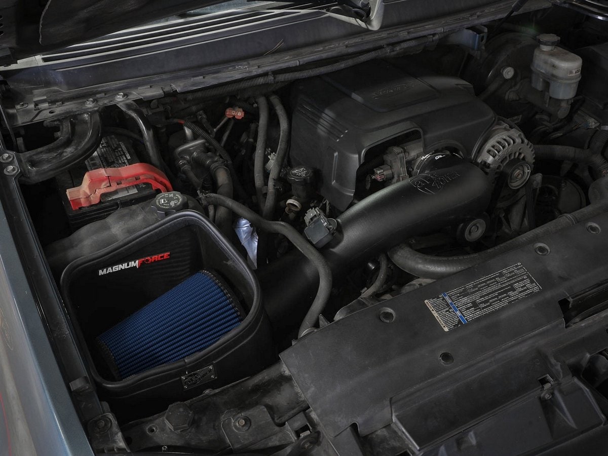 Система холодного впуска Magnum FORCE Stage-2, с фильтром Pro 5R для Chevrolet/GMC Silverado/Sierra 2009–2013 V8 (GMT900), AFE Power — фото 3