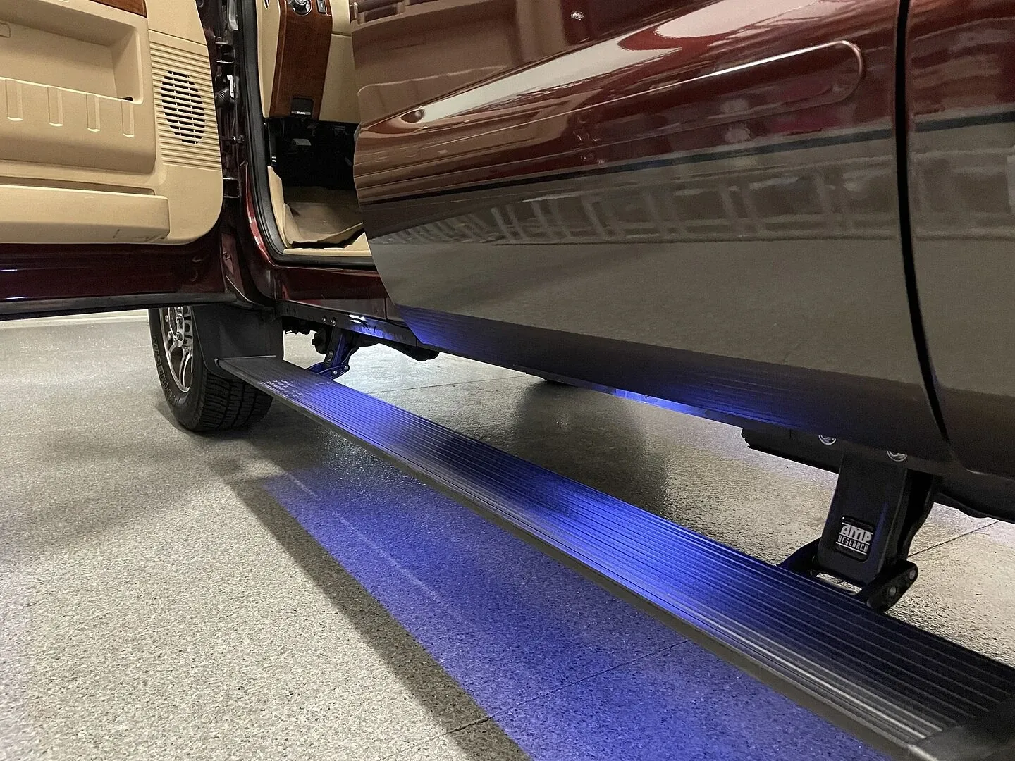 Электроприводные подножки PowerStep для RAM 1500 RHO, AMP Research — фото 7
