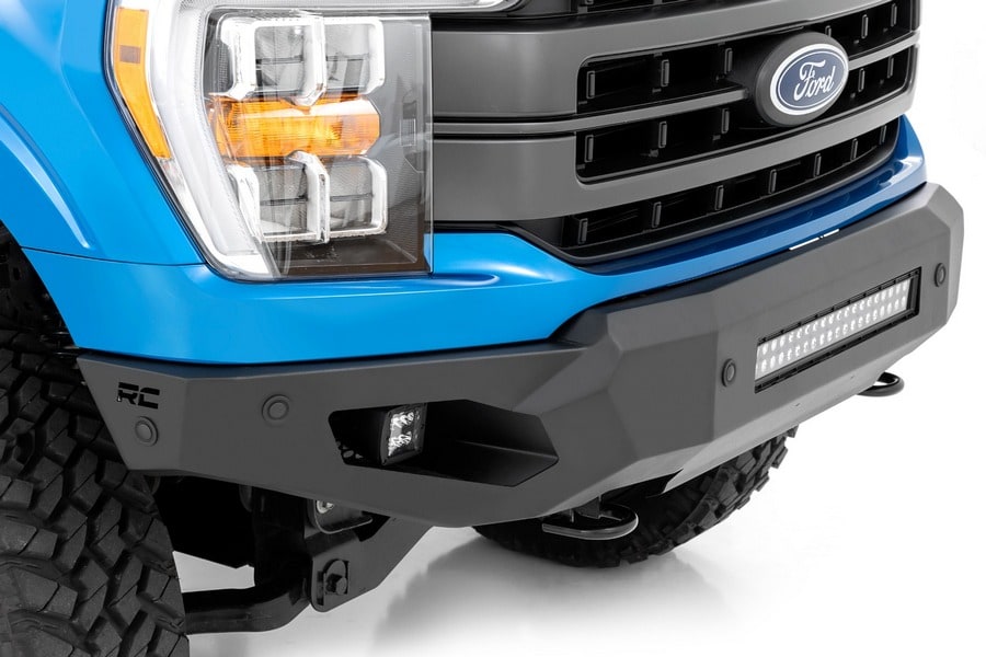 Передний бампер с увеличенным просветом, LED-свет и защитная пластина, Ford F-150 (2021–2023), Rough Country — фото 3
