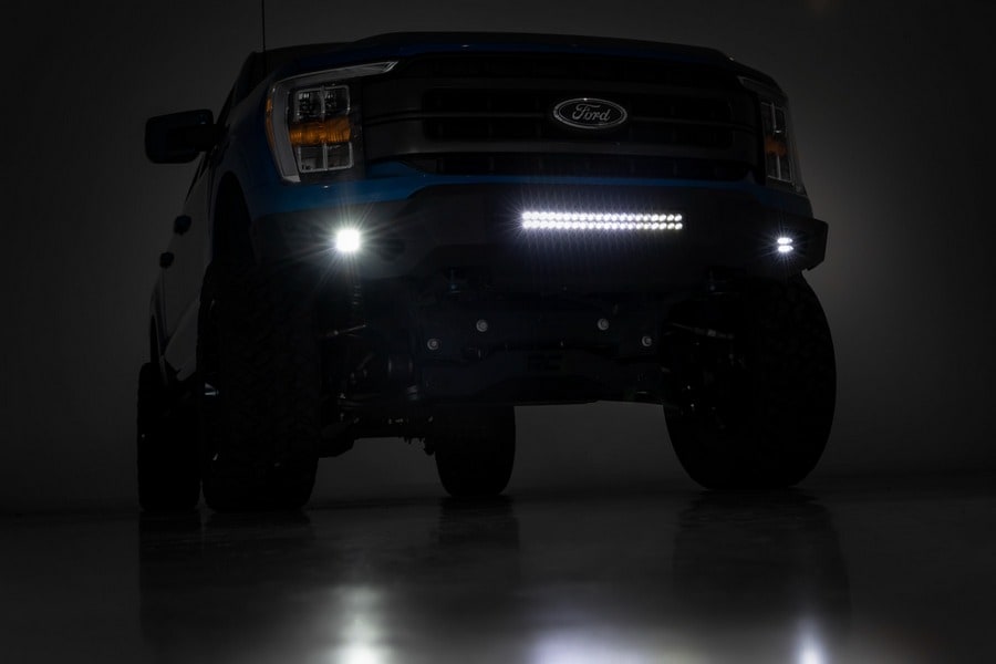 Передний бампер с увеличенным просветом, LED-свет и защитная пластина, Ford F-150 (2021–2023), Rough Country — фото 5