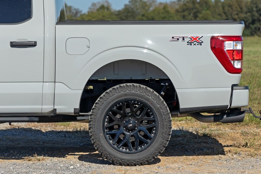 Накладки для удаления брызговиков, Ford F-150 (2021–2026), Rough Country — фото 4