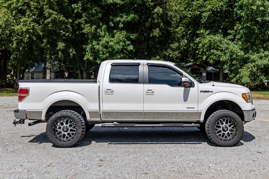 Овальные трубчатые подножки, кабина Crew Cab, чёрные, Ford F-150 (2009–2014), Rough Country — фото 7