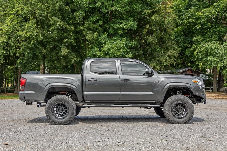 Овальные трубчатые подножки, кабина Double Cab, чёрные, Toyota Tacoma (2005–2023), Rough Country — фото 7