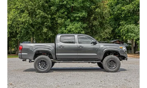 Овальные трубчатые подножки, кабина Double Cab, чёрные, Toyota Tacoma (2005–2023), Rough Country — фото 7