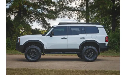 Овальные трубчатые подножки, чёрные, Toyota Land Cruiser (2024–2026), Rough Country — фото 7