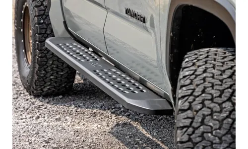 Боковые подножки RPT2, кабина Crew Cab, чёрные, Toyota Tundra III, Rough Country — фото 7