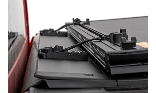 Жёсткая трёхсекционная откидная крышка грузовой платформы, грузовая платформа 2 006,6 мм (6 футов 7 дюймов), Rough Country — фото 6