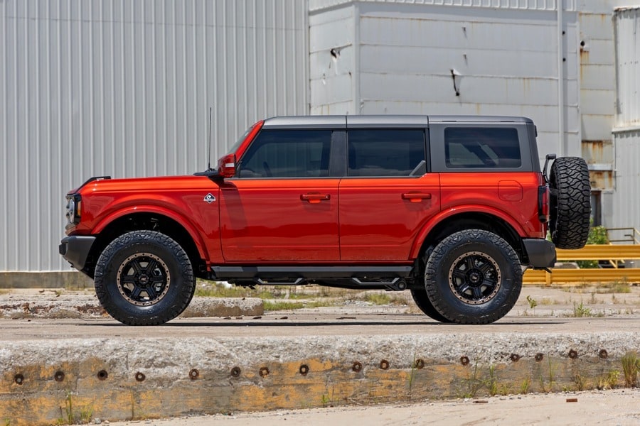 Регулируемые алюминиевые подножки SRL2, 4 двери, Ford Bronco VI, Rough Country — фото 7