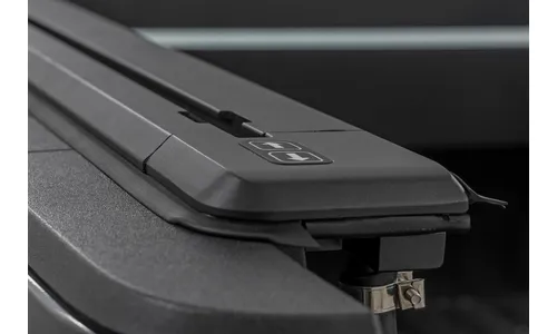 Сдвижная рулонная крышка грузовой платформы с электроприводом, грузовая платформа 1 701,8 мм (5 футов 7 дюймов), Toyota Tundra (2007–2021), Rough Country — фото 6