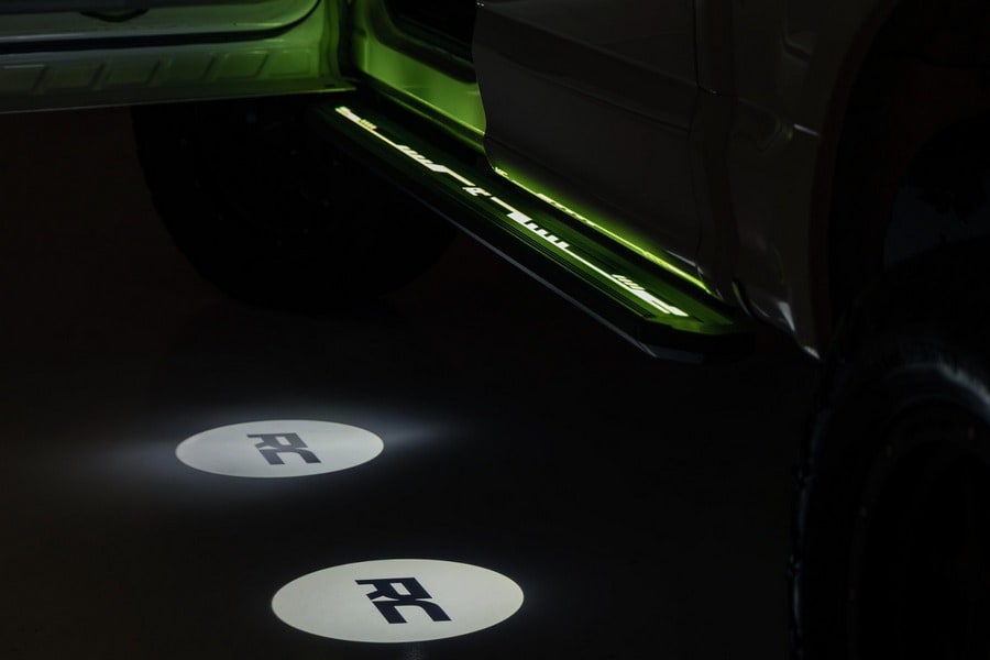 Боковые подножки с многоцветной LED-подсветкой, кабина Crew Cab, Rough Country — фото 6