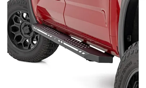 Боковые подножки AC2, янтарный и белый свет, кабина CrewMax, Toyota Tundra III, Rough Country — фото 3