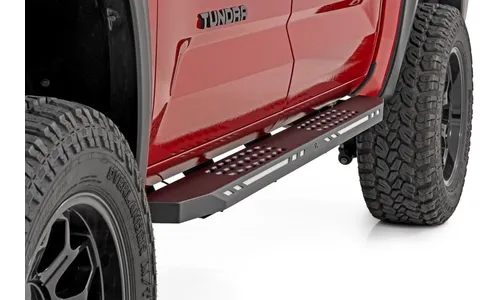 Боковые подножки AC2, янтарный и белый свет, кабина CrewMax, Toyota Tundra III, Rough Country — фото 5