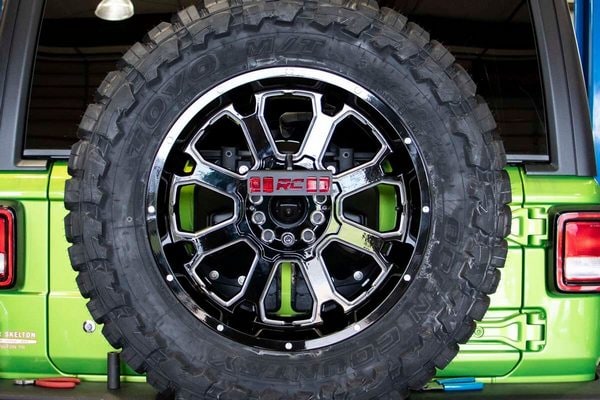Кронштейн переноса дополнительного стоп-сигнала, Jeep Wrangler JL, Rough Country — фото 4