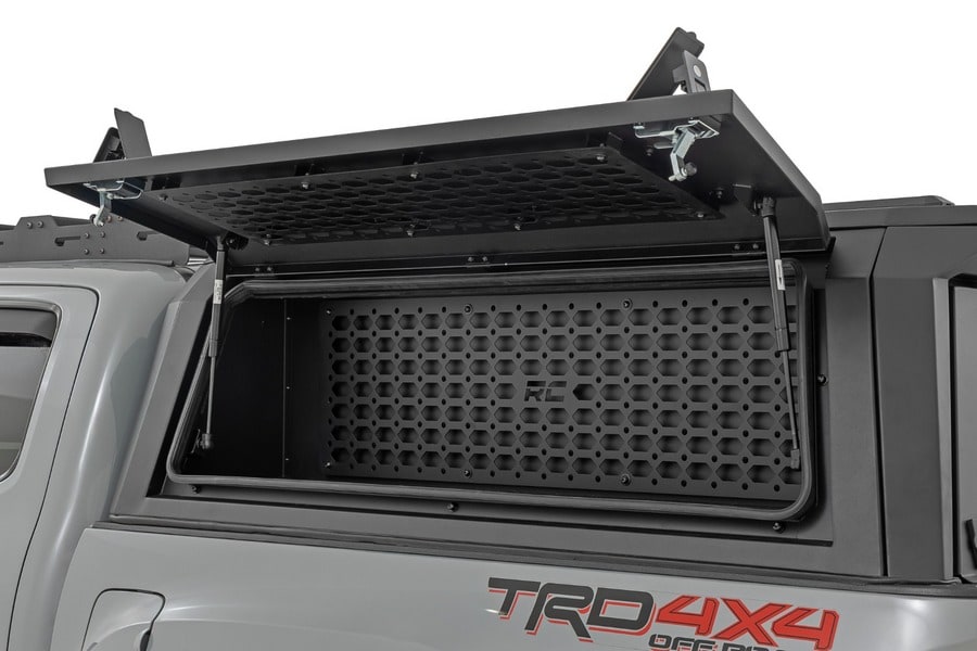 Боковой отсек кунга с панелью MOLLE, со стороны водителя, Toyota Tacoma III, Rough Country — фото 1