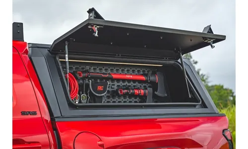 Боковой отсек кунга с панелью MOLLE, со стороны водителя, Toyota Tacoma IV, Rough Country — фото 7