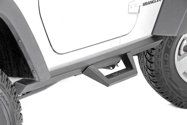 Контурные подножки с пониженными ступенями, 2 двери, Jeep Wrangler JK, Rough Country — фото 1
