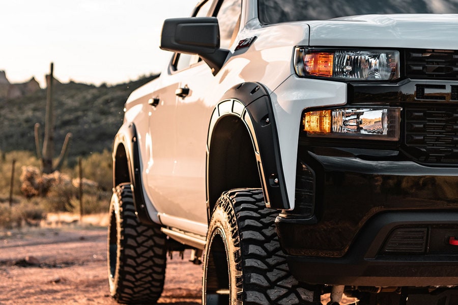 Расширители колёсных арок Defender, цвет GBD Cypress Gray, Chevrolet Silverado 1500 (2019–2026), Rough Country — фото 2