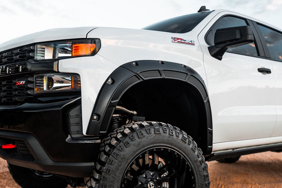Расширители колёсных арок Defender, цвет GXP Lakeshore Blue, Chevrolet Silverado 1500 (2019–2026), Rough Country — фото 5
