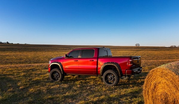 Расширители колёсных арок Defender, цвет PR4 Flame Red, RAM 1500 DT, Rough Country — фото 5