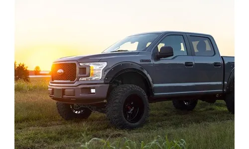 Расширители колёсных арок Defender, цвет UX Ingot Silver Metallic, Ford F-150 (2015–2020), Rough Country — фото 3