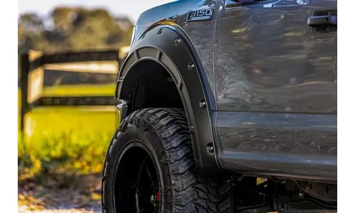 Расширители колёсных арок Defender, цвет UX Ingot Silver Metallic, Ford F-150 (2015–2020), Rough Country — фото 4