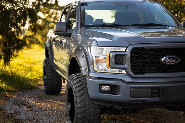 Расширители колёсных арок Defender, цвет UX Ingot Silver Metallic, Ford F-150 (2015–2020), Rough Country — фото 7