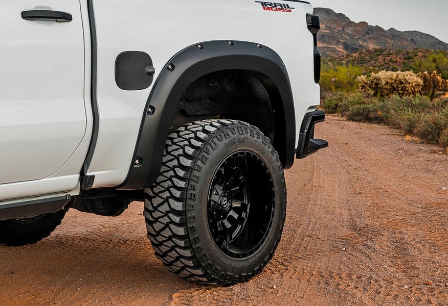 Расширители колёсных арок Pocket, матовый чёрный цвет, Chevrolet Silverado IV, Rough Country — фото 4