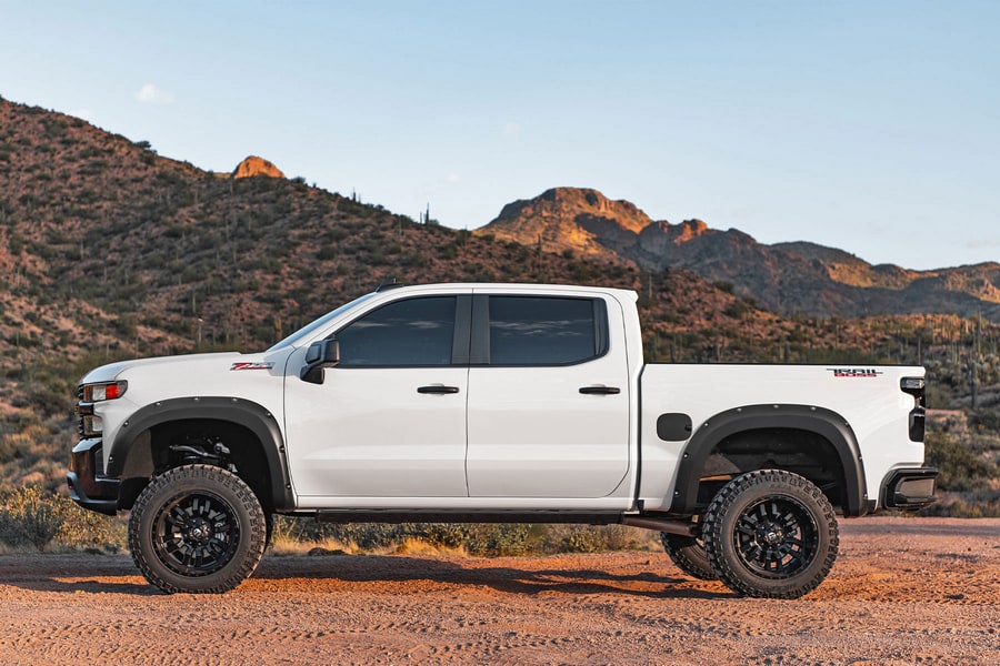 Расширители колёсных арок Pocket, цвет GJI Shadow Gray, Chevrolet Silverado IV (2022–), Rough Country — фото 2