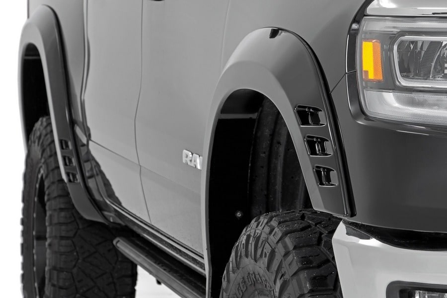 Расширители колёсных арок SF1, цвет PXR Brilliant Black, RAM 1500 DT, Rough Country — фото 4
