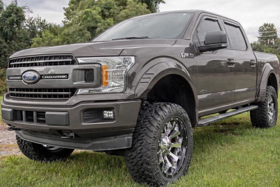 Расширители колёсных арок SF1, цвет J7 Magnetic Gray, Ford F-150 (2015–2017), Rough Country — фото 6