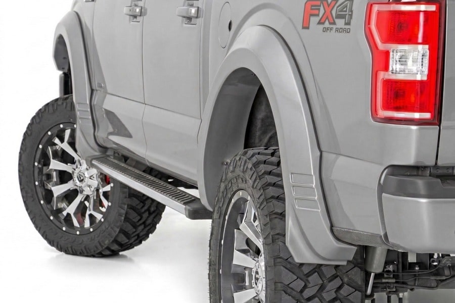Расширители колёсных арок SF1, цвет UX Ingot Silver Metallic, Ford F-150 (2015–2017), Rough Country — фото 1