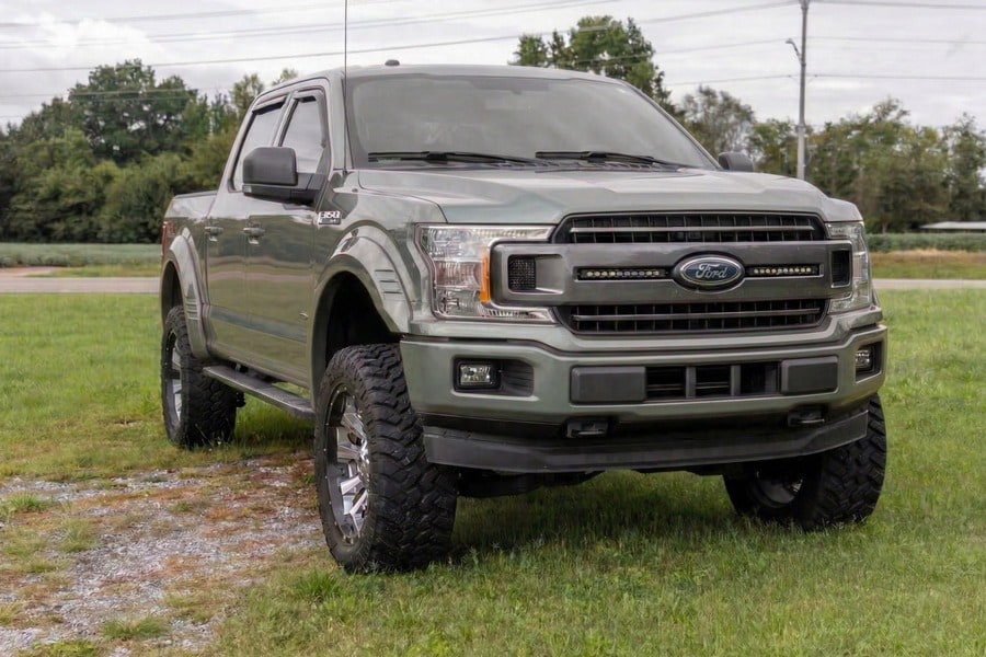 Расширители колёсных арок SF1, цвет BN Silver Spruce, Ford F-150 (2018–2020), Rough Country — фото 7