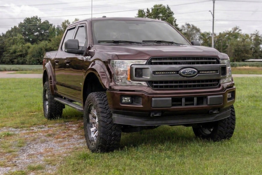Расширители колёсных арок SF1, цвет E2 Magma Red, Ford F-150 (2018–2020), Rough Country — фото 7