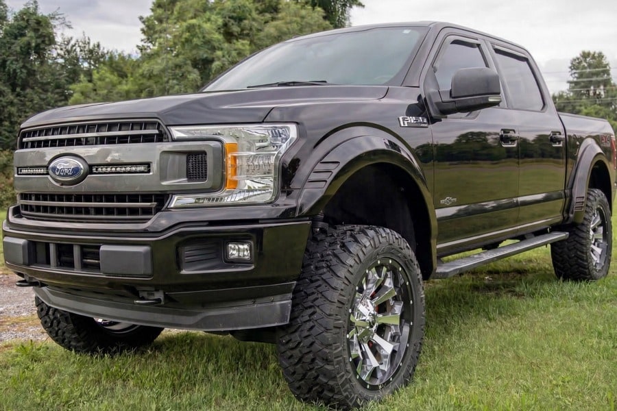 Расширители колёсных арок SF1, цвет G1 Absolute Black, Ford F-150 (2018–2020), Rough Country — фото 7