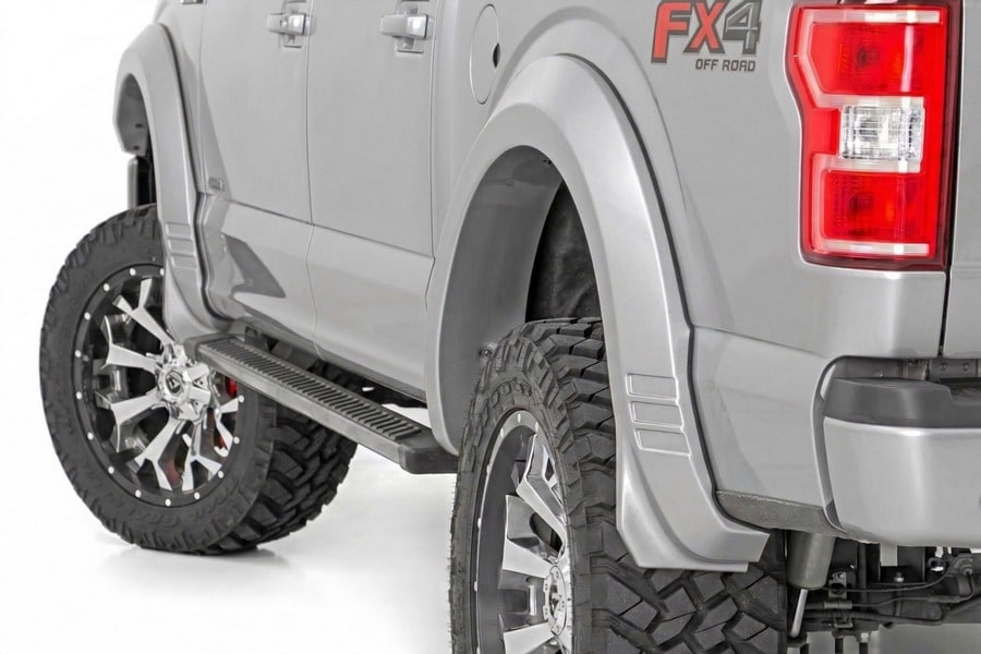 Расширители колёсных арок SF1, цвет JS Iconic Silver, Ford F-150 (2018–2020), Rough Country — фото 1