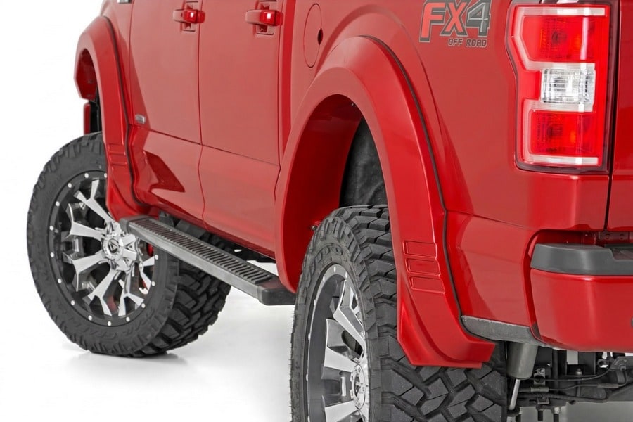 Расширители колёсных арок SF1, цвет PQ Race Red, Ford F-150 (2018–2020), Rough Country — фото 1