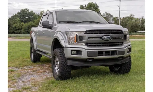 Расширители колёсных арок SF1, цвет UX Ingot Silver Metallic, Ford F-150 (2018–2020), Rough Country — фото 6