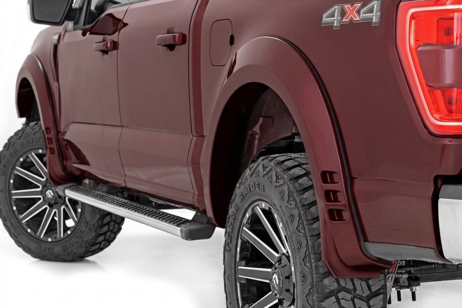 Расширители колёсных арок SF1, цвет E2 Magma Red, Ford F-150 (2021–2026), Rough Country — фото 1