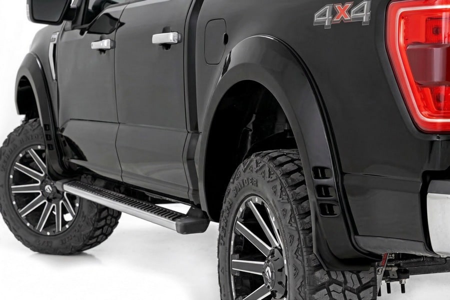 Расширители колёсных арок SF1, глянцевый чёрный цвет, Ford F-150 (2021–2026), Rough Country — фото 1