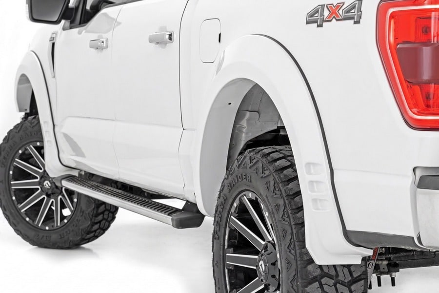 Расширители колёсных арок SF1, цвет YZ Oxford White, Ford F-150 (2021–2026), Rough Country — фото 1