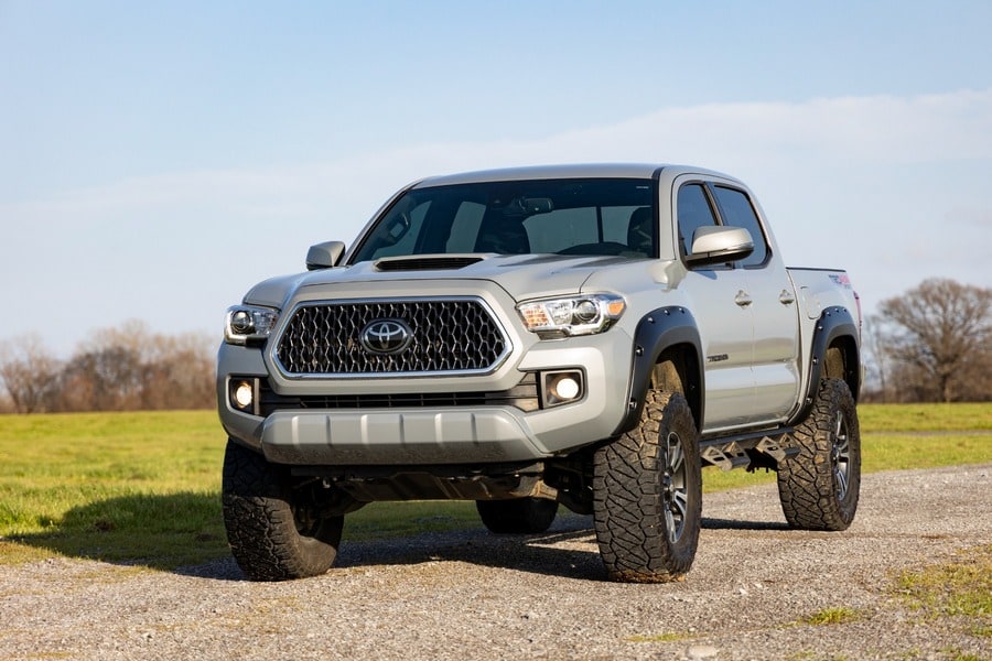 Расширители колёсных арок Pocket, цвет 1J9 Celestial Silver Metallic, Toyota Tacoma III, Rough Country — фото 2