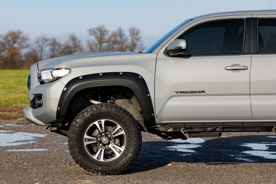 Расширители колёсных арок Pocket, цвет 1J9 Celestial Silver Metallic, Toyota Tacoma III, Rough Country — фото 5