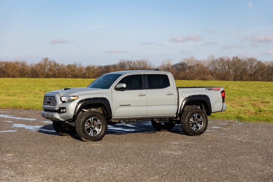 Расширители колёсных арок Pocket, цвет 4V6 Quicksand, Toyota Tacoma III, Rough Country — фото 3