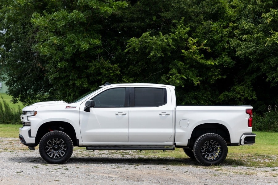 Декоративная накладка-воздухозаборник капота, цвет GAZ Summit White, Chevrolet Silverado 1500 (2019–2026), Rough Country — фото 5