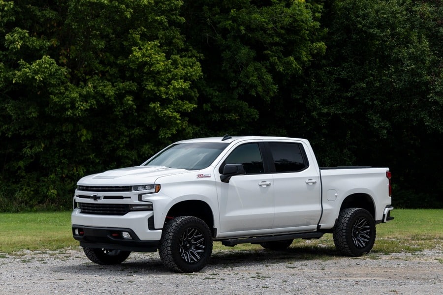 Декоративная накладка-воздухозаборник капота, цвет GAZ Summit White, Chevrolet Silverado 1500 (2019–2026), Rough Country — фото 6