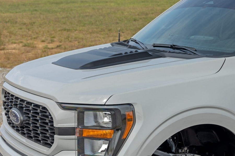 Декоративная накладка-воздухозаборник капота, цвет EA Hot Pepper Red, Ford F-150 (2021–2026), Rough Country — фото 7